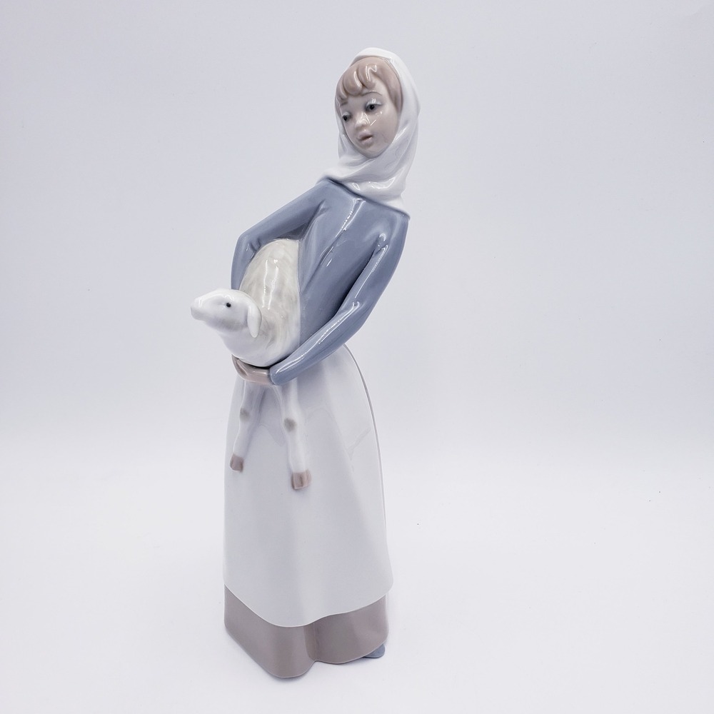 Lladro Girl With Lamb Porcelain Figurine Model 4584 Vintage Retired Glossy